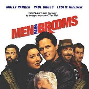 Foto Homens com Vassouras