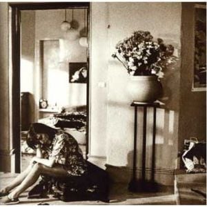 Foto Mulheres à Beira de um Ataque de Nervos