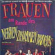 Foto Mulheres à Beira de um Ataque de Nervos