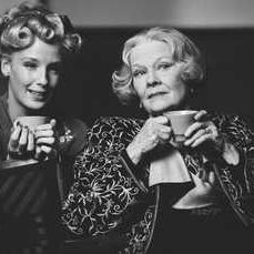 Foto Sra. Henderson Apresenta