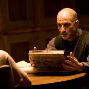 Foto Evocando Espíritos