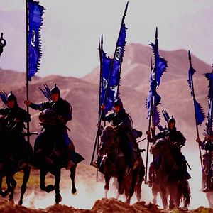 Foto Uma Mulher, uma Arma e uma Loja de Macarrão