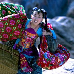 Foto Uma Mulher, uma Arma e uma Loja de Macarrão