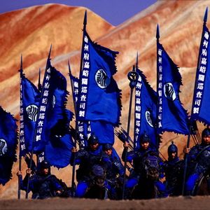 Foto Uma Mulher, uma Arma e uma Loja de Macarrão