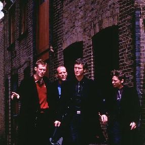 Foto Jogos, Trapaças e Dois Canos Fumegantes