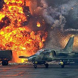 Foto 007 - O Amanhã Nunca Morre