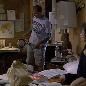 Foto Homens Brancos Não Sabem Enterrar