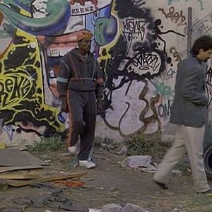 Foto Homens Brancos Não Sabem Enterrar