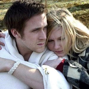 Foto Entre Segredos e Mentiras