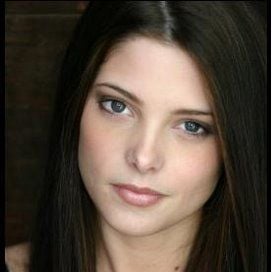 Foto Ashley Greene Khoury