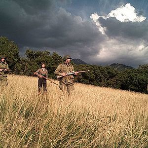 Foto Santos e Soldados - Missão Berlim