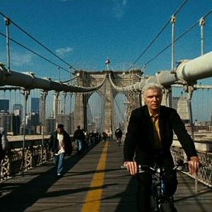 Foto O Homem que Engarrafava Nuvens