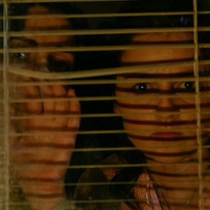 Foto Na Terra de Amor e Ódio