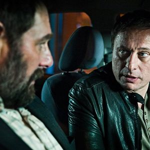 Foto A Menina que Brincava com Fogo