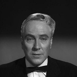 Foto Plano 9 do Espaço Sideral