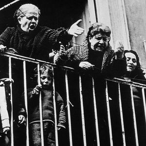 Foto As Mãos Sobre a Cidade