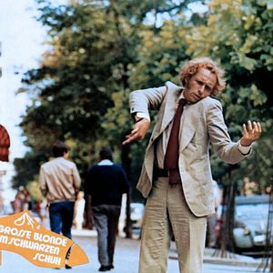 Foto Le Grand Blond avec une chaussure noire