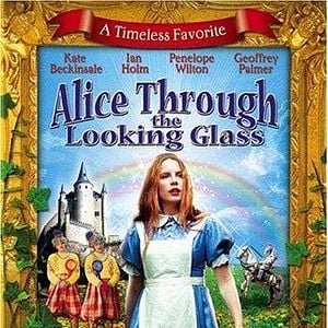 Foto Alice Através do Espelho