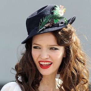 Foto Escola para Garotas Bonitas e Piradas 2