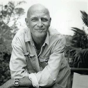 Foto Everett De Roche