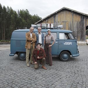 Foto Longwave - Nas Ondas da Revolução