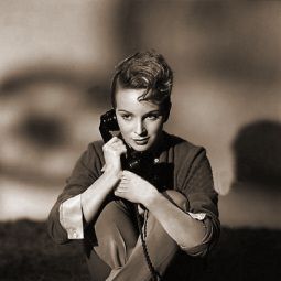 Foto Young Wives' Tale