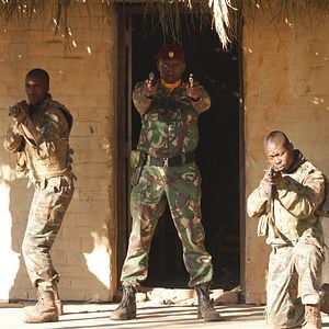 Foto Atrás das Linhas Inimigas 4: Missão África