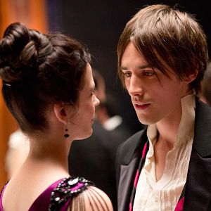 Foto Reeve Carney