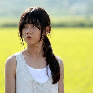 Foto Uma Garota à Porta