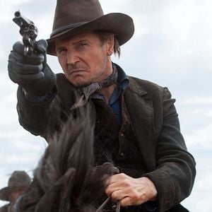 Foto Um Milhão de Maneiras de Pegar na Pistola