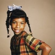 Foto Dyon Perry Shari