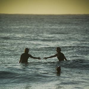 Foto Out In The Line-Up