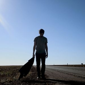 Foto Uma Dose Violenta de Qualquer Coisa