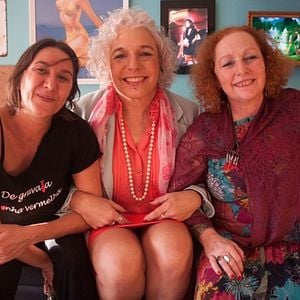 Foto De Gravata e Unha Vermelha