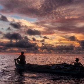 Foto Caminhando Sob A Água