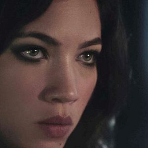 Foto Com os Punhos Cerrados