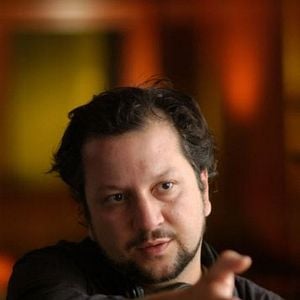 Foto Rise: A Ressurreição