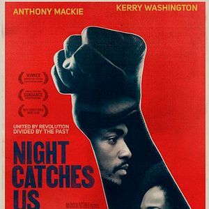 Foto Night Catches Us