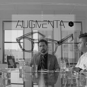 Foto Creative Control