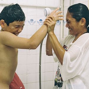 Foto Quando Meus Pais Não Estão em Casa