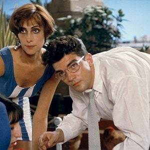 Foto Mulheres à Beira de um Ataque de Nervos