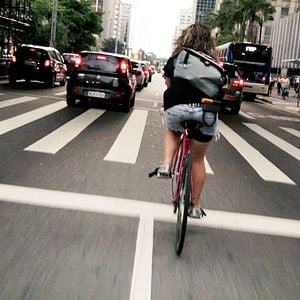 Foto Bikes vs Carros