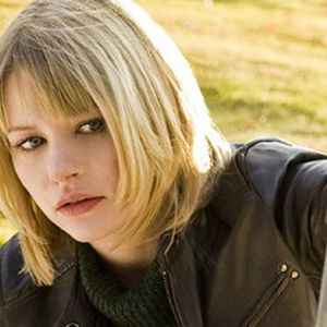 Foto Emilie de Ravin