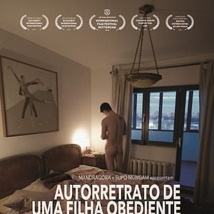 Foto Autorretrato de uma Filha Obediente