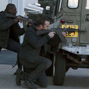 Foto Sullivan Stapleton
