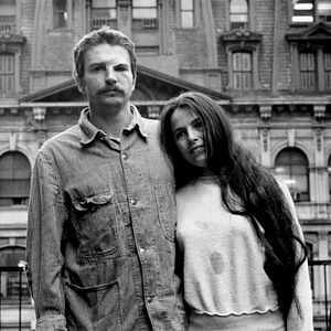 Foto O pós-minimalismo de Eva Hesse