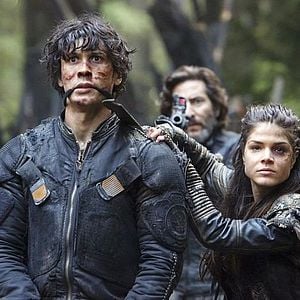 Foto The 100