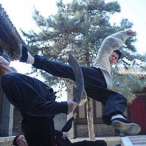 Foto O Monge Desce A Montanha