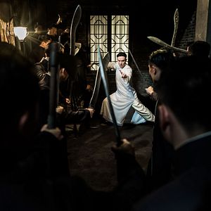 Foto O Monge Desce A Montanha