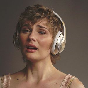 Foto Clare Bowen